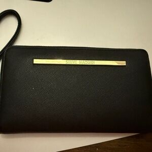 Steve Madden Wristlet